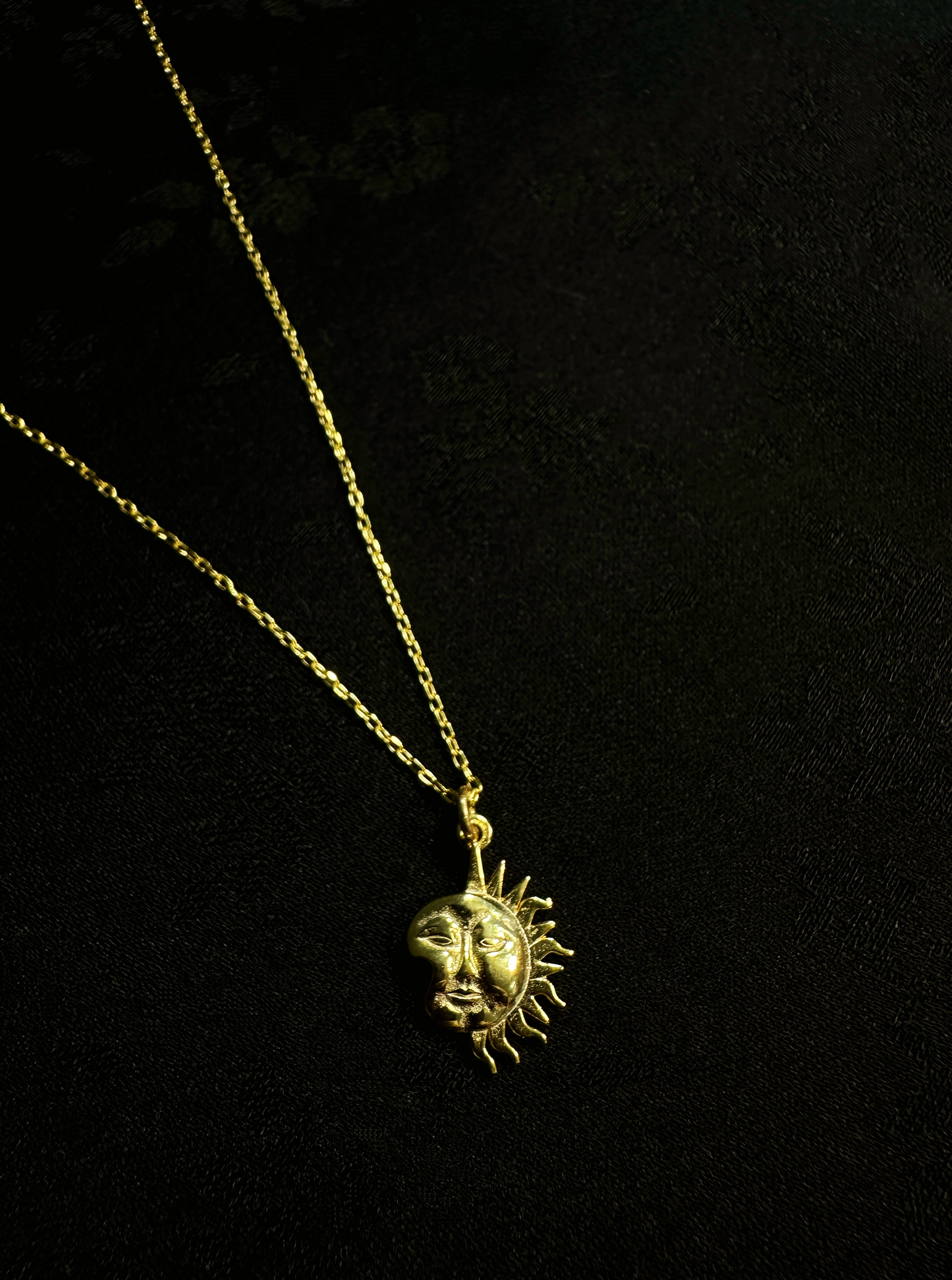 925 Ayar Gümüş Güneş Surat Kolye