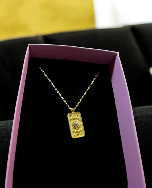 925 Ayar Gümüş Evrenin Büyüsü Kolye